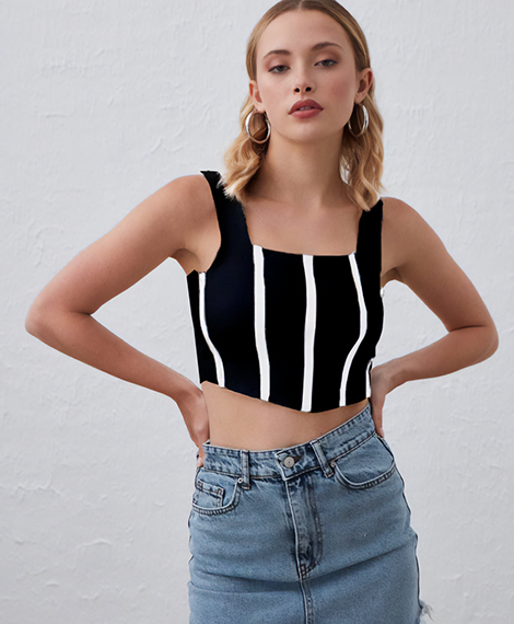 Womens Sleeveless Crop Top With Square Neckline, Breathable Fabric, and Comfortable Fit - Perfect For Summer Outfits - Black