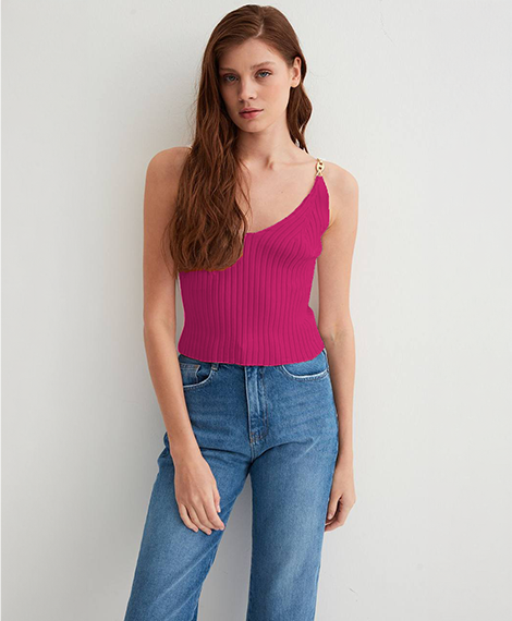 Womens Casual Tank Top With Fitted Design, Comfortable Fabric - Perfect For Everyday Wear - Fusia